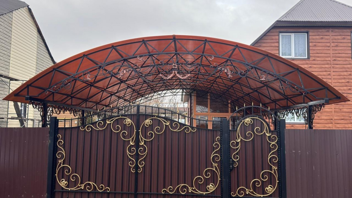 Kovanye-vorota-dlya-doma